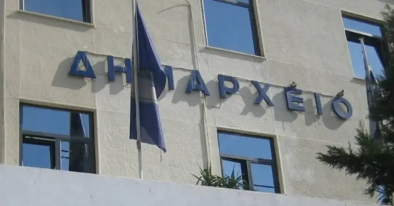 Το πρόγραμμα δίνει μια πολύτιμη ευκαιρία σε όσους βρίσκονται κοντά στη σύνταξη να καλύψουν τα απαιτούμενα ένσημα, καθώς το κράτος αναλαμβάνει να πληρώσει ολόκληρο το μισθολογικό και ασφαλιστικό κόστος για τις επιχειρήσεις του ευρύτερου δημόσιου τομέα που θα τους απασχολήσουν.