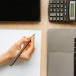 Τα μόρια της προϋπηρεσίας στον ιδιωτικό τομέα για τους διαγωνισμούς του ΑΣΕΠ υπολογίζονται με βάση τους μήνες ασφάλισης, όπου κάθε μήνας πραγματικής απασχόλησης αποδίδει 7 μόρια, με το ανώτατο όριο βαθμολόγησης να αγγίζει τους 84 μήνες (συνολικά 588 μόρια).