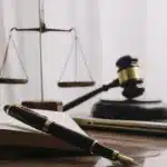 Η δράση αυτή έρχεται να καλύψει τα πρώτα έξοδα λειτουργίας, τον απαραίτητο τεχνολογικό εξοπλισμό και τις ασφαλιστικές εισφορές των νέων επιστημόνων κατά το κρίσιμο πρώτο έτος της αυτόνομης επαγγελματικής τους πορείας.
