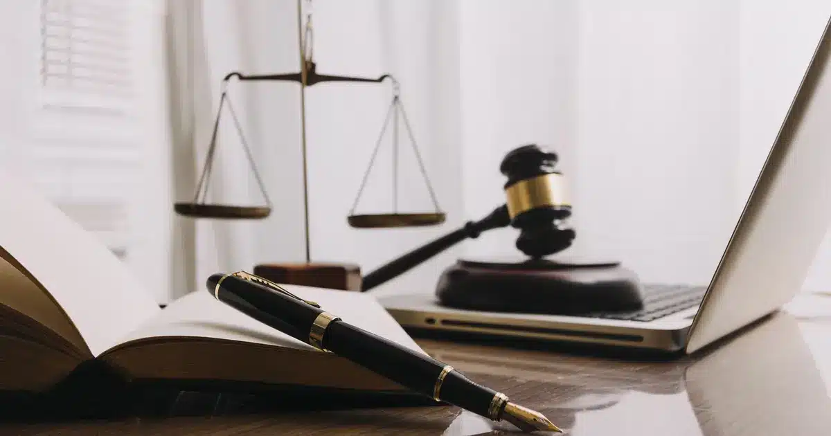 Η δράση αυτή έρχεται να καλύψει τα πρώτα έξοδα λειτουργίας, τον απαραίτητο τεχνολογικό εξοπλισμό και τις ασφαλιστικές εισφορές των νέων επιστημόνων κατά το κρίσιμο πρώτο έτος της αυτόνομης επαγγελματικής τους πορείας.