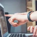 Το ψηφιακό παράβολο αποτελεί απαράβατο όρο για την εγκυρότητα της συμμετοχής σας. Ακόμα και αν έχετε τα τέλεια προσόντα, ένας λάθος αριθμός ή μια εκκρεμής πληρωμή αρκούν για να πετάξουν την αίτησή σας στον κάλαθο των αχρήστων.