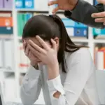 Η ψηφιακή αυτή αναβάθμιση, η οποία συνδέεται απευθείας με το κεντρικό σύστημα ελέγχων, σχεδιάστηκε για να διευκολύνει την καταγραφή αυθαιρεσιών (όπως η μη καταβολή δεδουλευμένων, η υποδηλωμένη εργασία ή η παραβίαση του ωραρίου της Ψηφιακής Κάρτας) σε πραγματικό χρόνο.