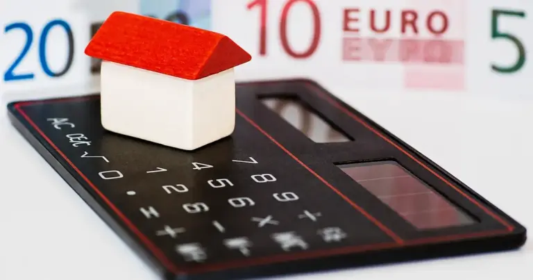 Η αυτόματη ηλεκτρονική διασταύρωση των στοιχείων του e-AMKA με την πλατφόρμα του ΟΠΕΚΑ «παγώνει» την πληρωμή του επιδόματος ενοικίου Ιουνίου για χιλιάδες δικαιούχους, σε περίπτωση που εντοπιστούν αναντιστοιχίες στα δηλωμένα μέλη του νοικοκυριού.