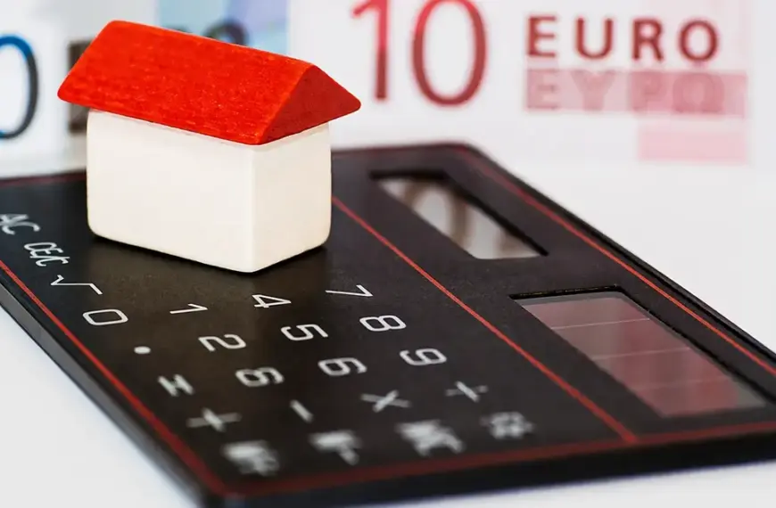 Η αυτόματη ηλεκτρονική διασταύρωση των στοιχείων του e-AMKA με την πλατφόρμα του ΟΠΕΚΑ «παγώνει» την πληρωμή του επιδόματος ενοικίου Ιουνίου για χιλιάδες δικαιούχους, σε περίπτωση που εντοπιστούν αναντιστοιχίες στα δηλωμένα μέλη του νοικοκυριού.