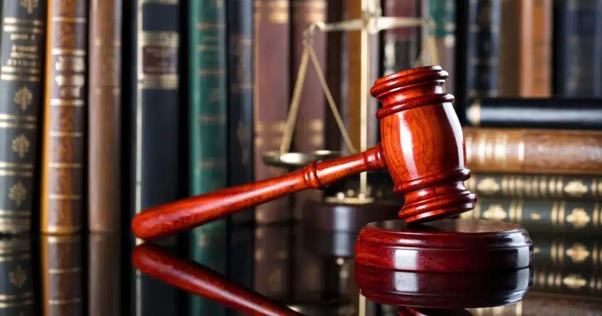 Η συγκεκριμένη μοριοδότηση λειτουργεί σωρευτικά, πράγμα που σημαίνει ότι ο υποψήφιος λαμβάνει τα μόρια της πρώτης ξένης γλώσσας (που αποτελεί συνήθως απαραίτητο τυπικό προσόν) και προσθέτει extra βαθμούς αν γνωρίζει και δεύτερη.