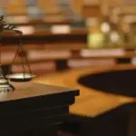 Στον συγκεκριμένο διαγωνισμό, η γλωσσομάθεια δεν αποτελεί απλώς ένα τυπικό προσόν, αλλά ένα από τα ισχυρότερα κριτήρια που διαμορφώνουν τη σειρά κατάταξης στους τελικούς πίνακες επιτυχόντων.