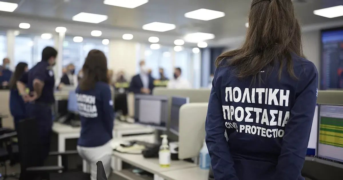 Ανοίγει τις επόμενες ημέρες η πλατφόρμα των αιτήσεων για 380 μόνιμες προσλήψεις ειδικού επιστημονικού προσωπικού στο Υπουργείο Κλιματικής Κρίσης και Πολιτικής Προστασίας, προσφέροντας μια σημαντική ευκαιρία σταθερής απασχόλησης σε εξειδικευμένους επιστήμονες. Η διαδικασία θα τρέξει μέσω του ΑΣΕΠ και αφορά στην κάλυψη καίριων θέσεων για την ενίσχυση του κρατικού μηχανισμού απέναντι στις φυσικές καταστροφές.