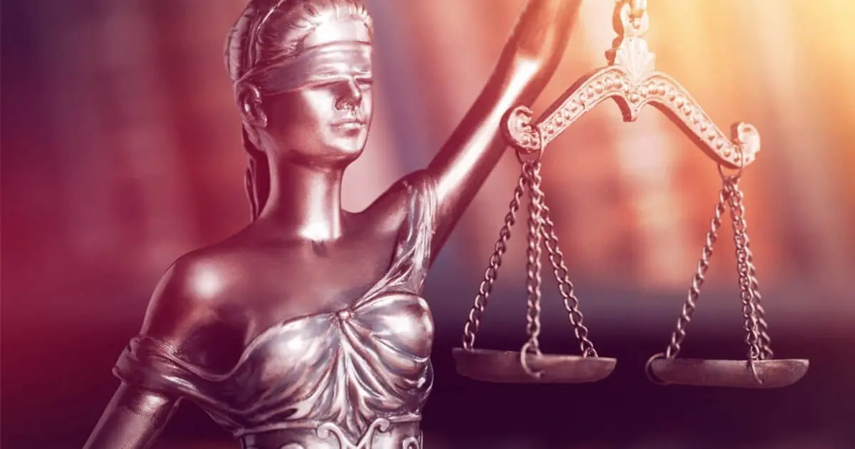 Οι προσλήψεις αυτές, οι οποίες πρόκειται να υλοποιηθούν μέσω προκήρυξης του ΑΣΕΠ με το σύστημα της σειράς προτεραιότητας, αφορούν τη στελέχωση των δικαστηρίων, των εισαγγελιών και των κεντρικών υπηρεσιών του υπουργείου σε ολόκληρη τη χώρα.
