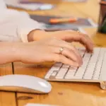 Ποιες είναι οι τελευταίες προθεσμίες που πρέπει να προλάβετε για να μην χάσετε τις επιδοτήσεις και τα καλοκαιρινά προγράμματα της ΔΥΠΑ; Οι ηλεκτρονικές πλατφόρμες για τον κοινωνικό τουρισμό, τα κατασκηνωτικά επιδόματα και τα νέα προγράμματα κατάρτισης βρίσκονται σε πλήρη εξέλιξη, με τις ημερομηνίες υποβολής των αιτήσεων να εκπνέουν σταδιακά μέσα στις επόμενες ημέρες.