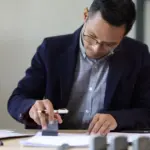 Η διαδικασία αφορά κυρίως πτυχιούχους Πανεπιστημιακής (ΠΕ) και Τεχνολογικής Εκπαίδευσης (ΤΕ) για την κάλυψη θέσεων στους κλάδους των Διοικητικών, Οικονομικών, καθώς και των Εξειδικευμένων Μεταφραστών - Διερμηνέων.