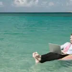 Η θερινή περίοδος δημιουργεί αυξημένες ανάγκες κάλυψης των κενών θέσεων από το υπάρχον προσωπικό, με αποτέλεσμα το Υπουργείο Εργασίας να ενεργοποιεί ειδικά κλιμάκια ελέγχου για την πάταξη της υποδηλωμένης και αδήλωτης εργασίας.
