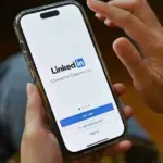 Η σωστή χρήση του LinkedIn για τη δικτύωση με recruiters στην ελληνική αγορά εργασίας βασίζεται πλέον σε συγκεκριμένα τεχνικά φίλτρα και στρατηγικές κινήσεις που κάνουν το προφίλ σας ορατό στις εταιρείες HR, καθώς οι παραδοσιακές μέθοδοι αποστολής βιογραφικών υποχωρούν αισθητά το 2026.