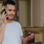 Η ψηφιακή χρεωστική κάρτα Youth Pass είναι ήδη ενεργοποιημένη και έτοιμη προς χρήση, επιτρέποντας στους δικαιούχους να ξοδέψουν τα 150 ευρώ απευθείας για την αγορά εισιτηρίων σε θερινά φεστιβάλ, συναυλίες και πολιτιστικές εκδηλώσεις σε όλη την Ελλάδα. Το ποσό πιστώνεται αυτόματα στους νέους που πληρούν τα ηλικιακά κριτήρια, δίνοντάς τους τη δυνατότητα να καλύψουν το κόστος για τις καλοκαιρινές τους εξορμήσεις και την ψυχαγωγία τους χωρίς καμία γραφειοκρατική καθυστέρηση.