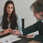 Η υποχρεωτική αναγραφή του μισθού στις αγγελίες εργασίας και η απαγόρευση των ερωτήσεων για τις προηγούμενες αποδοχές σου γίνονται πραγματικότητα στην ελληνική αγορά, καθώς το νομοσχέδιο για την ενσωμάτωση της ευρωπαϊκής οδηγίας για τη μισθολογική διαφάνεια βρίσκεται ήδη σε δημόσια διαβούλευση.