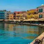 Η πλατφόρμα για την υποβολή των αιτήσεων άνοιξε χθες, 7 Ιουλίου, και η προθεσμία για τους ενδιαφερόμενους εκπνέει στο τέλος του μήνα, προσφέροντας μια σημαντική οικονομική ανάσα για την κάλυψη των πρώτων εξόδων εγκατάστασης, ενοικίου και επαγγελματικής δραστηριοποίησης στην κρητική ύπαιθρο.