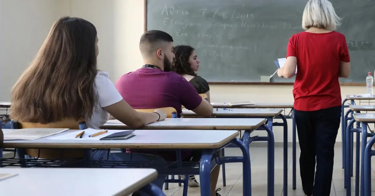 Η προσμέτρηση αυτή επιτρέπει σε χιλιάδες εκπαιδευτικούς που εργάστηκαν στο εκπαιδευτικό σύστημα της ΔΥΠΑ να αξιοποιήσουν τις ώρες διδασκαλίας τους για να ανέβουν κατάταξη στους πίνακες αναπληρωτών και διορισμών του Υπουργείου Παιδείας.
