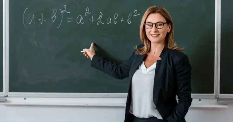 Το σύστημα αυτό, αν και σχεδιάστηκε για να δώσει κίνητρο στελέχωσης των απομακρυσμένων περιοχών της χώρας, δημιουργεί κάθε χρόνο ένα ντόμινο ανακατατάξεων.