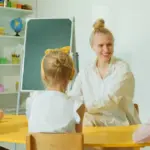 Διπλάσια μόρια εξασφαλίζει η προϋπηρεσία σε Σχολικές Μονάδες Ειδικής Αγωγής και Εκπαίδευσης (ΣΜΕΑΕ) για τους αναπληρωτές εκπαιδευτικούς στους πίνακες του ΑΣΕΠ, ενισχύοντας σημαντικά τη συνολική τους κατάταξη.