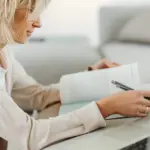 Περισσότερες από 7.000 μόνιμες θέσεις εργασίας στη Δημόσια Διοίκηση ξεκλειδώνουν σταδιακά από τον Σεπτέμβριο του 2026, με το ΑΣΕΠ να ετοιμάζει κύμα προκηρύξεων που αφορούν τόσο τους επιτυχόντες του γραπτού διαγωνισμού όσο και υποψηφίους όλων των κατηγοριών εκπαίδευσης.