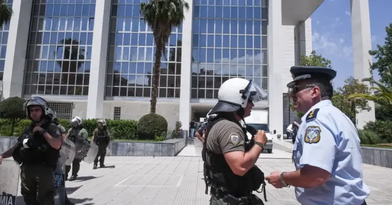 Οι σχετικές διαδικασίες για το τρέχον έτος βρίσκονται ήδη σε εξέλιξη, με το ΑΣΕΠ να αναγνωρίζει την ειδική εμπειρία στον τομέα της φύλαξης ως ένα από τα καθοριστικά κριτήρια που διαμορφώνουν τους τελικούς πίνακες κατάταξης για το ένστολο προσωπικό.