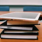 Το νέο voucher κατάρτισης της ΔΥΠΑ ύψους 400 ευρώ προσφέρει δωρεάν εξειδίκευση σε ψηφιακές δεξιότητες για εργαζόμενους στον τομέα της φιλοξενίας και του τουρισμού, με την πίστωση του εκπαιδευτικού επιδόματος να πραγματοποιείται αμέσως μετά την πιστοποίηση των γνώσεων.