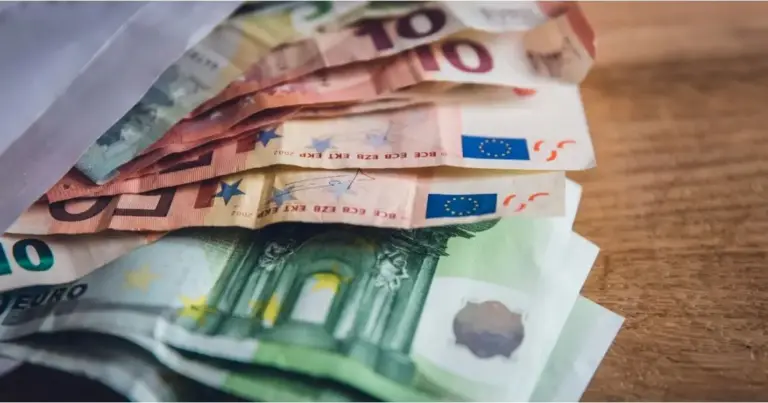 Το συγκεκριμένο επίδομα στοχεύει στην ενίσχυση της κινητικότητας του εργατικού δυναμικού και την κάλυψη των κενών θέσεων εργασίας σε περιοχές εκτός της μόνιμης κατοικίας των υποψηφίων.