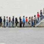 Η διατήρηση της ιδιότητας του εγγεγραμμένου ανέργου χωρίς κενά εξασφαλίζει τη συσσώρευση μορίων με βάση τη χρονική διάρκεια της ανεργίας.