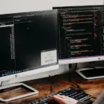 Ανοίγει η πλατφόρμα για το νέο voucher της ΔΥΠΑ που μοιράζει εκπαιδευτικό επίδομα έως 450 ευρώ σε ανέργους, με αντικείμενο την εξειδίκευση και πιστοποίηση στα συστήματα διαχείρισης ψηφιακών βάσεων δεδομένων. Το συγκεκριμένο πρόγραμμα στοχεύει στην κάλυψη κενών θέσεων εργασίας σε έναν τομέα με τεράστια ζήτηση, προσφέροντας δωρεάν θεωρητική κατάρτιση και αναγνωρισμένη πιστοποίηση.