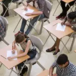 Με αυτόν τον τρόπο, οι υποψήφιοι γλιτώνουν τις περίπλοκες χειρόγραφες πράξεις και βλέπουν αμέσως σε ποια τμήματα και σχολές έχουν δικαίωμα να υποβάλουν αίτηση, εκμηδενίζοντας τον κίνδυνο αποκλεισμού λόγω λανθασμένου υπολογισμού της ΕΒΕ.