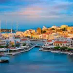 Καθώς διανύουμε την καρδιά της τουριστικής περιόδου, πολλοί εποχικοί υπάλληλοι αναγκάζονται να αλλάξουν αντικείμενο μέσα στη σεζόν –για παράδειγμα, από ξενοδοχοϋπάλληλοι να απασχοληθούν στην εστίαση ή το αντίστροφο.