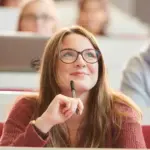 Η ψηφιοποίηση αυτή βάζει τέλος στη γραφειοκρατία των προηγούμενων ετών, καθώς η διασταύρωση των στοιχείων του ενεργού συμβολαίου κατοικίας, των εισοδημάτων και της ακαδημαϊκής ιδιότητας γίνεται πλέον αυτόματα, επιτρέποντας την ταχύτερη πίστωση των χρημάτων στους δικαιούχους.
