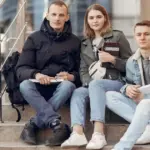 Η δήλωση της μισθωμένης φοιτητικής στέγης ως δευτερεύουσας κατοικίας στη φορολογική δήλωση του γονέα ή του ίδιου του φοιτητή αποτελεί τον βασικότερο «κλειδούχο» για την έγκριση του αυξημένου φοιτητικού στεγαστικού επιδόματος των 2.500 ευρώ, καθώς οποιοδήποτε λάθος ή παράλειψη στη διασύνδεση των στοιχείων με την πλατφόρμα του Taxisnet οδηγεί σε αυτόματη απόρριψη της αίτησης.
