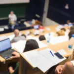 Οι σχολές αυτές παρουσιάζουν ένα σπάνιο συνδυασμό για τα ελληνικά δεδομένα: χαμηλό βαθμολογικό κατώφλι για την εισαγωγή των υποψηφίων και ταυτόχρονα εξασφαλισμένη επαγγελματική αποκατάσταση σε κρατικούς φορείς, καθώς οι απόφοιτοί τους απορροφώνται αμέσως λόγω των τεράστιων ελλείψεων προσωπικού σε εξειδικευμένους τομείς.