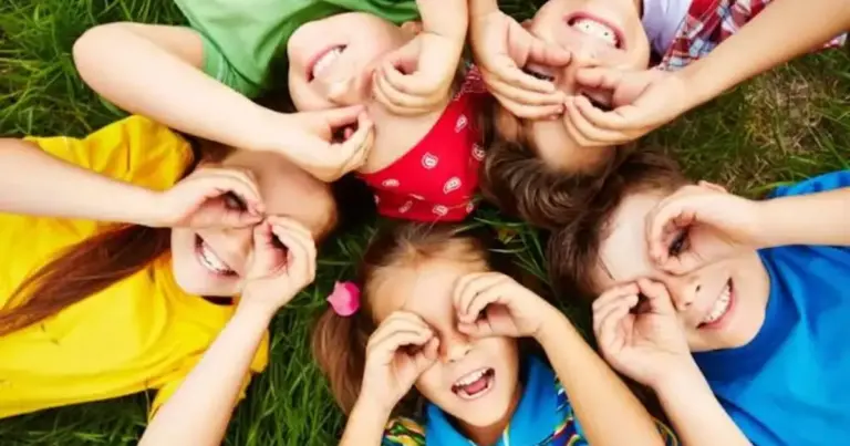 Αν υποβάλλετε αίτηση για το voucher των παιδικών σταθμών της ΕΕΤΑΑ για το 2026 και χρησιμοποιείτε το ΑΦΜ συζύγου, το σημείο που κρίνει την έγκριση είναι η υποχρεωτική ηλεκτρονική συναίνεση μέσω Taxisnet και η διασταύρωση του συνολικού οικογενειακού εισοδήματος από την Πράξη Διοικητικού Προσδιορισμού Φόρου (εκκαθαριστικό).