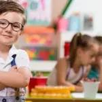 Το πιο συχνό λάθος που οδηγεί σε άμεση απόρριψη της υποψηφιότητας εντοπίζεται στην ανακρίβεια των στοιχείων της φορολογικής δήλωσης (Ε1) και συγκεκριμένα στην εσφαλμένη αναγραφή των εξαρτώμενων τέκνων ή των ΑΜΚΑ τους, γεγονός που καθιστά αδύνατη την αυτόματη μοριοδότηση από το σύστημα.