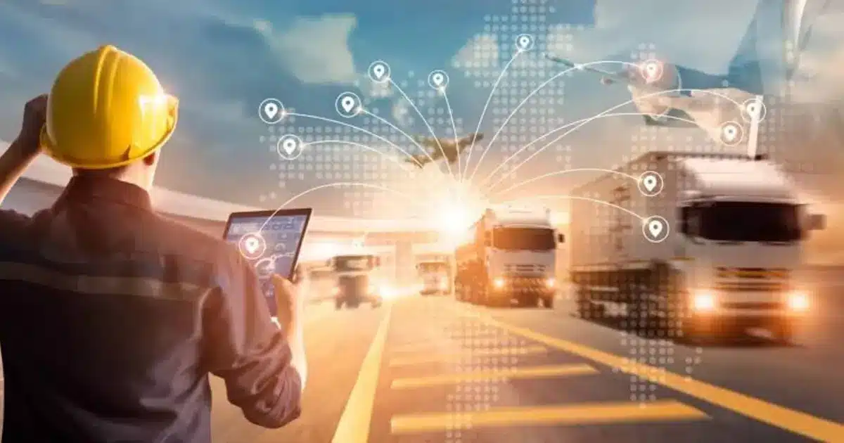 Η επίσημη ένταξη των logistics στην Ψηφιακή Κάρτα Εργασίας ξεκαθαρίζει οριστικά το τοπίο για τον χρόνο αναμονής των οδηγών στις πύλες των αποθηκών, ο οποίος πλέον προσμετράται και αμείβεται κανονικά ως χρόνος εργασίας ή υπερωρία, ακόμη και αν βρίσκεται εκτός του προγραμματισμένου ωραρίου τους.