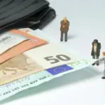 Η επεξεργασία των στοιχείων ολοκληρώθηκε και οι συνταξιούχοι θα δουν τις διορθώσεις απευθείας στους λογαριασμούς τους στα τέλη Ιουλίου, όταν και θα καταβληθούν οι συντάξεις του επόμενου μήνα, βάζοντας τέλος στην ταλαιπωρία των χειρόγραφων ενστάσεων και των επισκέψεων στα υποκαταστήματα.