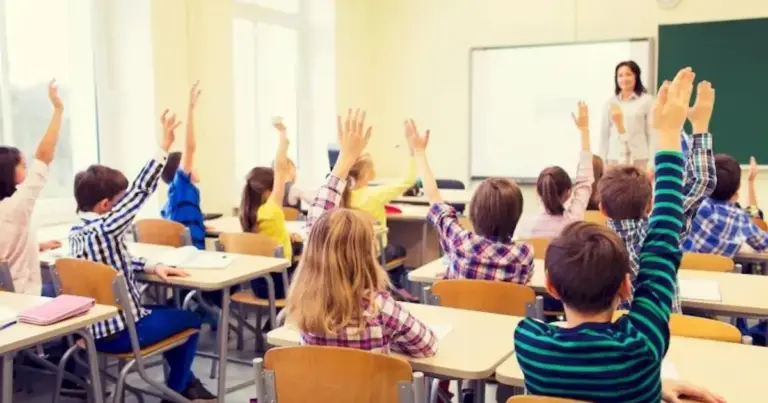Η διαδικασία της ηλεκτρονικής δήλωσης δεν είναι μια απλή τυπική κατάθεση προτιμήσεων. Το σύστημα εξετάζει κάθε υποψήφιο με βάση τη σειρά κατάταξής του στον τελικό αξιολογικό πίνακα ΑΣΕΠ και εξαντλεί τις επιλογές που έχει δηλώσει κατά σειρά προτεραιότητας.