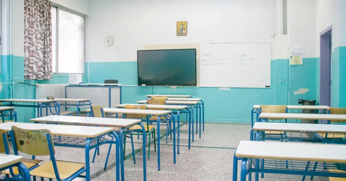 Η προϋπηρεσία των αναπληρωτών εκπαιδευτικών σε δομές της ΔΥΠΑ (πρώην ΟΑΕΔ), όπως οι ΕΠΑ.Σ, τα ΙΕΚ και οι βρεφονηπιακοί σταθμοί, αναγνωρίζεται κανονικά και προσμετράται στους αξιολογικούς πίνακες του ΑΣΕΠ, εφόσον αφορά διδακτικό έργο σε συναφές αντικείμενο.