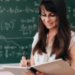 Η προϋπηρεσία που αποκτάται σε δομές Ειδικής Αγωγής και Εκπαίδευσης (ΕΑΕ) υπολογίζεται στο διπλάσιο για τη μοριοδότηση στους πίνακες κατάταξης της Ειδικής Αγωγή του ΑΣΕΠ, προσφέροντας σημαντικό προβάδισμα διορισμού και πρόσληψης στους αναπληρωτές εκπαιδευτικούς.