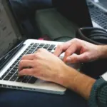 Πώς θα υποβάλετε πλέον την αίτησή σας στο ΑΣΕΠ χωρίς να ανεβάσετε ούτε ένα PDF πτυχίου; Η αυτόματη επιβεβαίωση τίτλων σπουδών μέσω του gov.gr Wallet είναι πλέον γεγονός, καταργώντας οριστικά τις χειροκίνητες μεταφορτώσεις αρχείων, τις επικυρώσεις εγγράφων και τον κίνδυνο απόρριψης λόγω λαθών καταχώρισης.