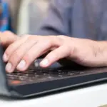 Η νέα λειτουργία αυτόματης άντλησης στοιχείων μέσω Taxisnet και e-ΕΦΚΑ στις αιτήσεις του ΑΣΕΠ εξαλείφει τα συχνά λάθη στον υπολογισμό της προϋπηρεσίας στον ιδιωτικό τομέα, διασταυρώνοντας αυτόματα τα ένσημα και τους μήνες ασφάλισης.