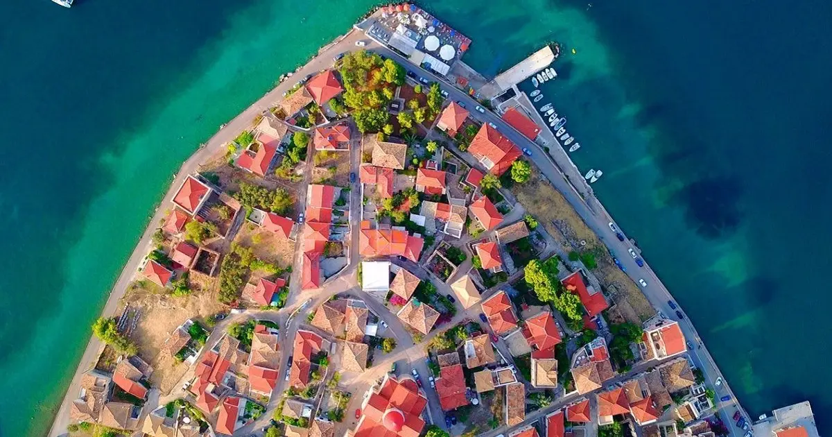 Η νέα αυτή ψηφιακή διασύνδεση εξασφαλίζει ότι τα μόρια ή η προτασσόμενη κατάταξη λόγω εντοπιότητας υπολογίζονται αυτόματα και με απόλυτη ακρίβεια κατά την υποβολή της αίτησης στις προκηρύξεις του ΑΣΕΠ 2026.