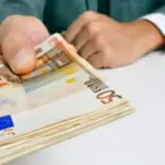 Η επιδότηση του προγράμματος προεργασίας της ΔΥΠΑ καταβάλλεται μέσα στο πρώτο δεκαήμερο κάθε μήνα, καλύπτοντας τις ημέρες απασχόλησης του αμέσως προηγούμενου μήνα.