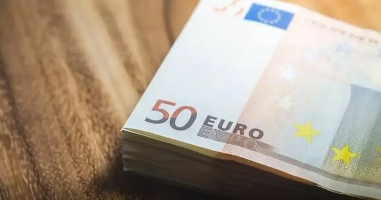 Επιδότηση ύψους 18.000 ευρώ προσφέρει η ΔΥΠΑ σε άνεργες γυναίκες που επιθυμούν να ιδρύσουν τη δική τους νέα επιχείρηση στον τομέα της μεταποίησης. Το πρόγραμμα καλύπτει τα πρώτα λειτουργικά έξοδα των νέων παραγωγικών μονάδων, ενισχύοντας έμπρακτα την παρουσία των γυναικών στον μεταποιητικό κλάδο.