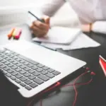 Η δυνατότητα αυτή επιτρέπει στους αναζητούντες εργασία να πραγματοποιούν μερικά μεροκάματα χωρίς να χάνουν τα δικαιώματα, τη μοριοδότηση και την αδιάλειπτη προσμέτρηση του χρόνου ανεργίας στο ψηφιακό μητρώο.