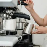 Η νέα αυτόματη διασύνδεση των συστημάτων του e-ΕΦΚΑ και του myErgani εντοπίζει πλέον σε πραγματικό χρόνο τις εικονικές συμβάσεις μερικής απασχόλησης και την υποδηλωμένη εργασία, διασταυρώνοντας αυτόματα τα δεδομένα της Ψηφιακής Κάρτας Εργασίας με τις Αναλυτικές Περιοδικές Δηλώσεις (ΑΠΔ).