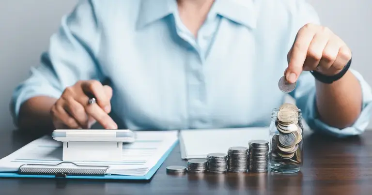 Η διαδικασία αμφισβήτησης των εισφορών διεκπεραιώνεται πλέον ψηφιακά, επιτρέποντας στους ασφαλισμένους να υποβάλουν Αίτηση Αμφισβήτησης/Ένσταση χωρίς ταλαιπωρία στις τοπικές υπηρεσίες.