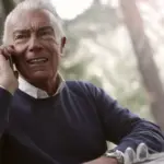 Πλήρης κατάργηση της περικοπής του 30% στη σύνταξη και αντικατάστασή της από έναν πόρο υπέρ e-ΕΦΚΑ ισχύει για όλους τους συνταξιούχους που επιλέγουν να συνεχίσουν την εργασιακή τους δραστηριότητα.
