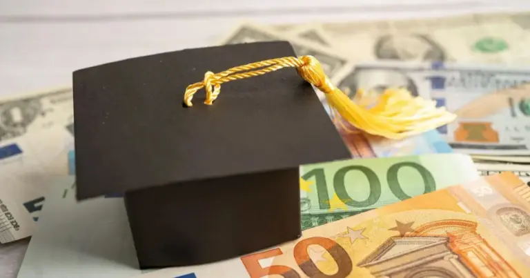 Η αλλαγή φοιτητικής στέγης κατά τη διάρκεια της ακαδημαϊκής χρονιάς δεν συνεπάγεται απώλεια του φοιτητικού στεγαστικού επιδόματος, εφόσον τα μισθωτήρια συμβόλαια καλύπτουν αθροιστικά τουλάχιστον έξι μήνες εντός του ίδιου ακαδημαϊκού έτους.